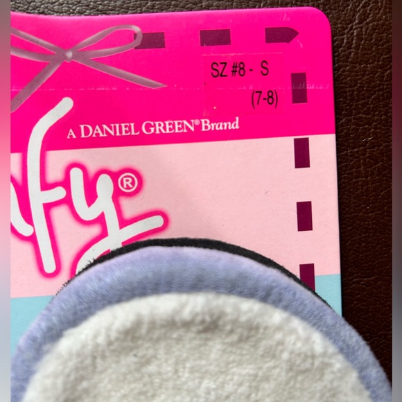 New Super Soft Lilac Slippers Foam Cushion Size 7 Small Comfy - Picture 2 of 4